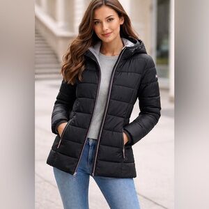 Tommy Hilfiger Women’s Black Puffer Jacket Gray Lining Size XS Like New